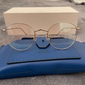 Brand new GENTLE MONSTER “9 Proud x D32” gold metal frame.